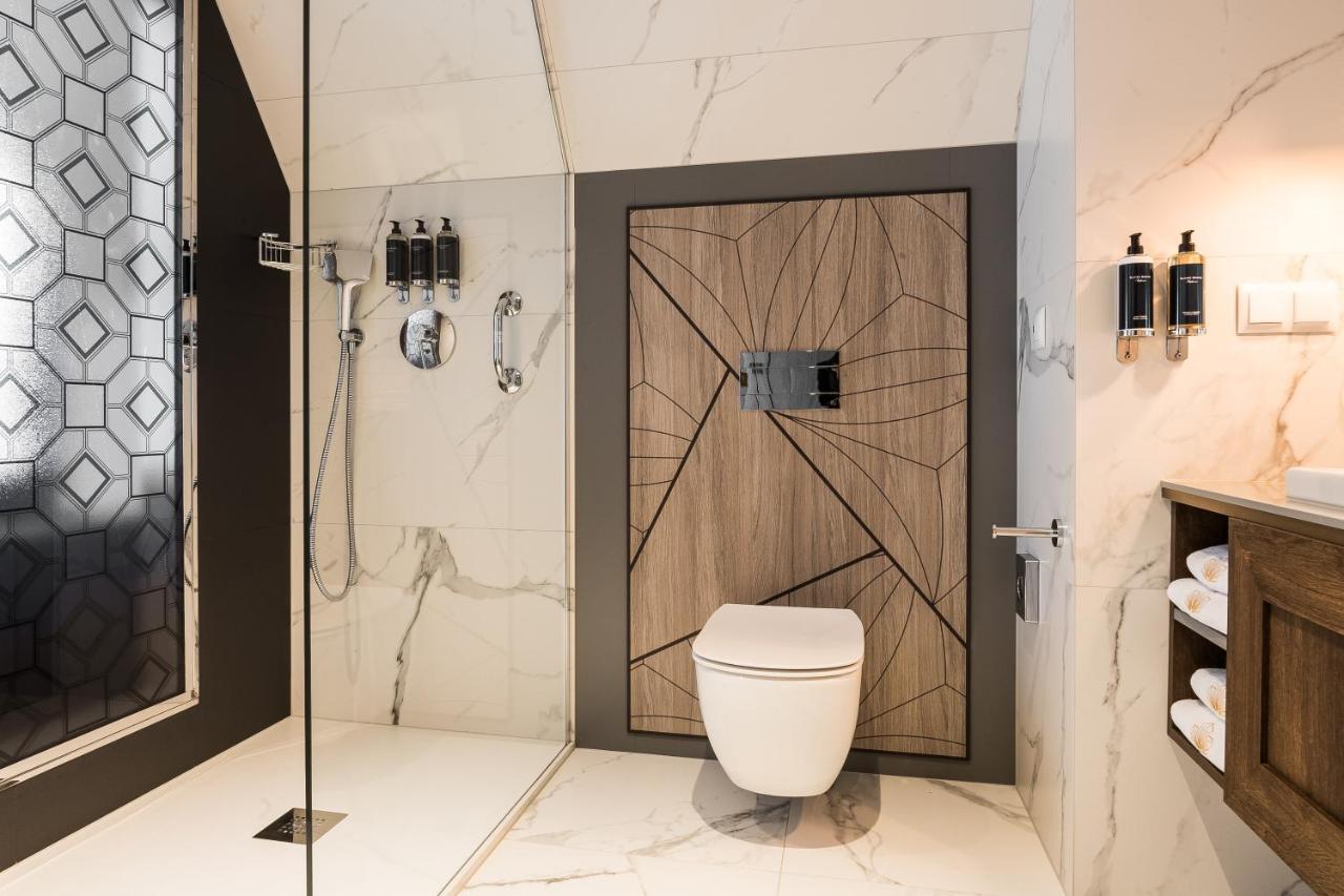 Nosalowy Park Hotel & Spa Zakopane Eksteriør bilde A modern bathroom